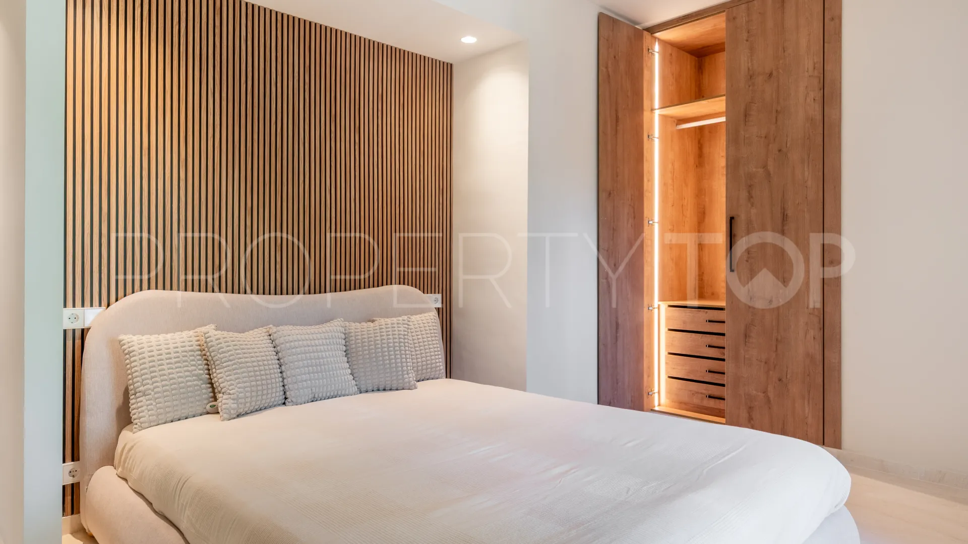 Atico duplex en venta en La Cartuja del Golf