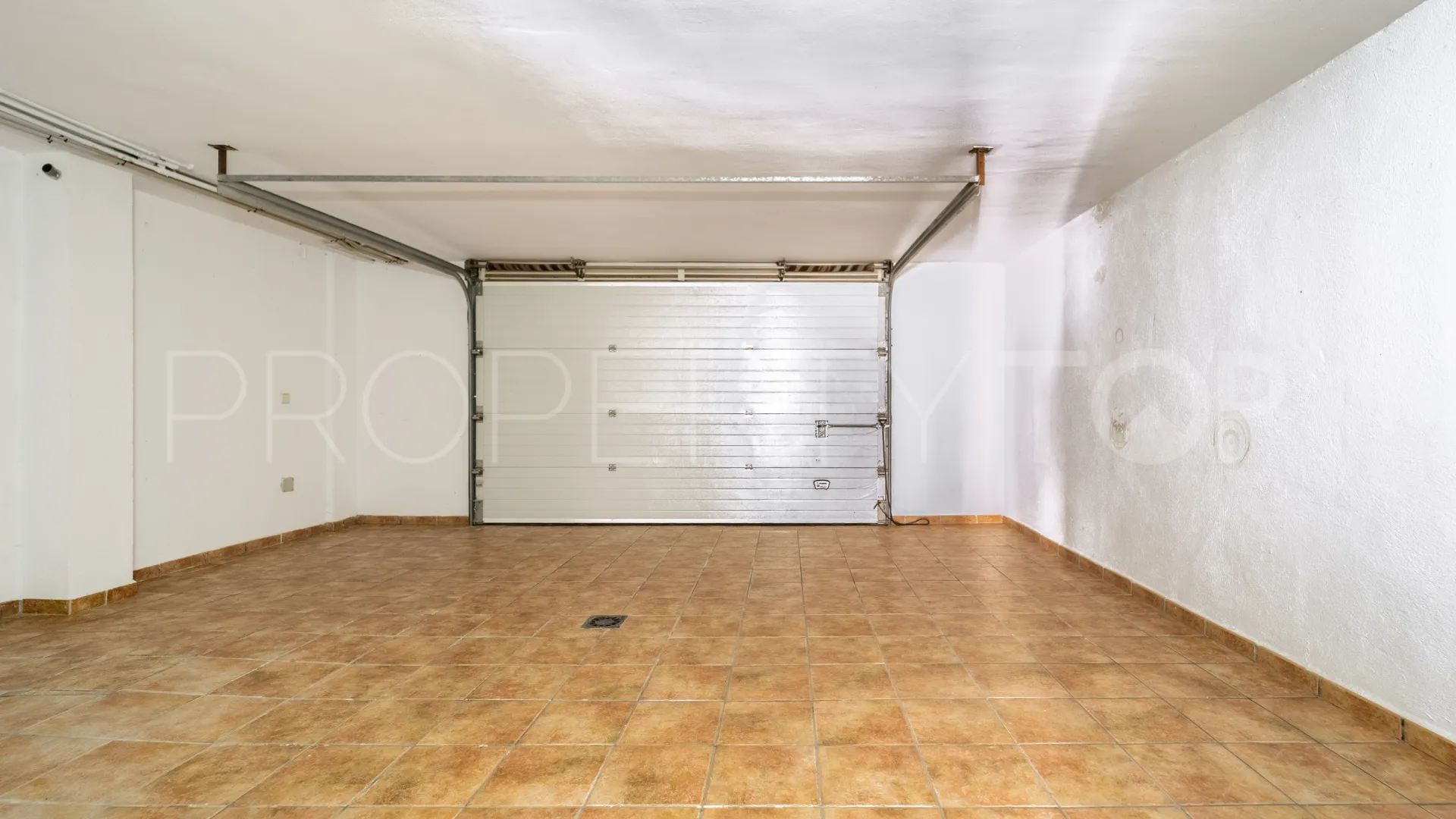 Se vende pareado en Corona de Nagüeles de 3 dormitorios