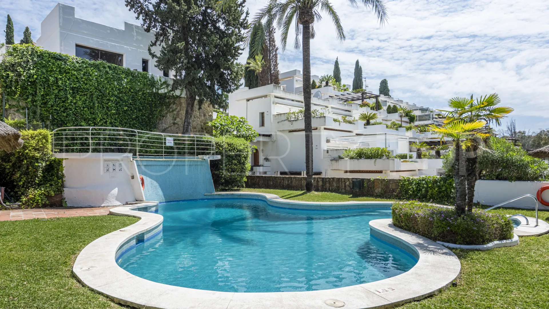 Buy Kings Hills 4 bedrooms duplex penthouse