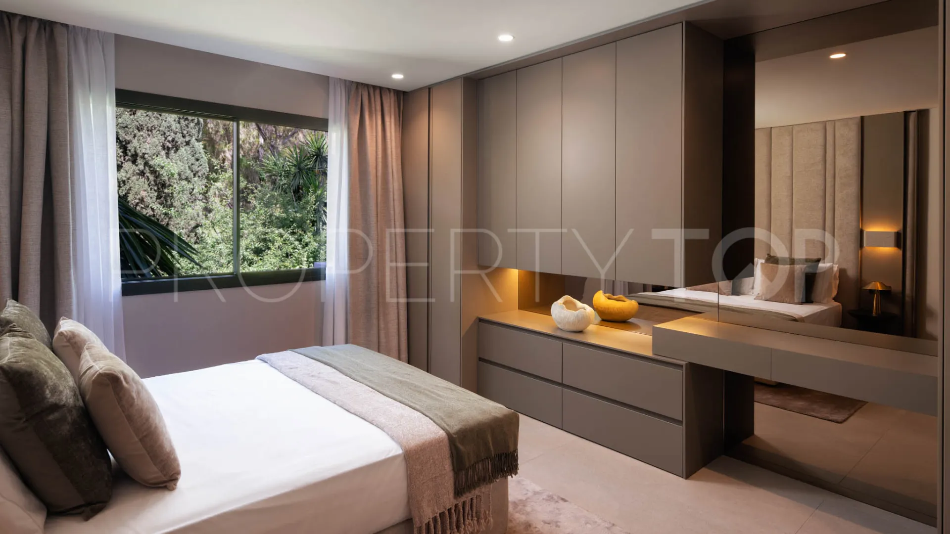 Buy Kings Hills 4 bedrooms duplex penthouse