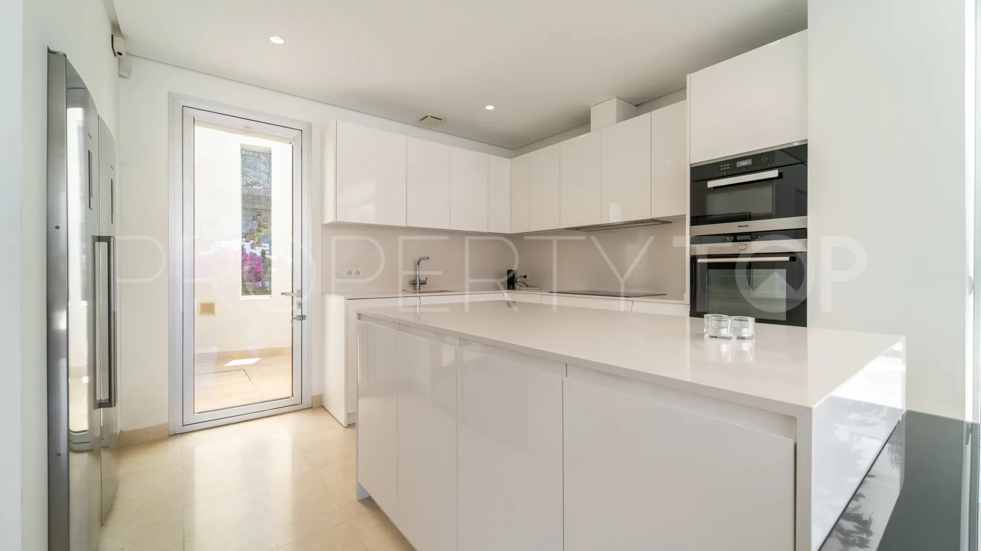 Villa en venta de 3 dormitorios en La Finca de Marbella