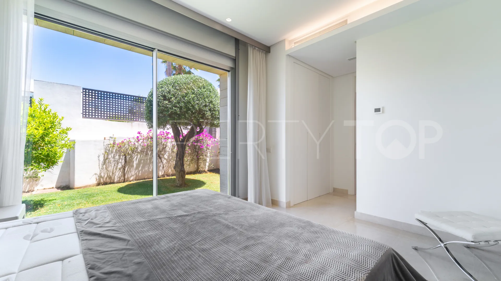 Villa en venta de 3 dormitorios en La Finca de Marbella