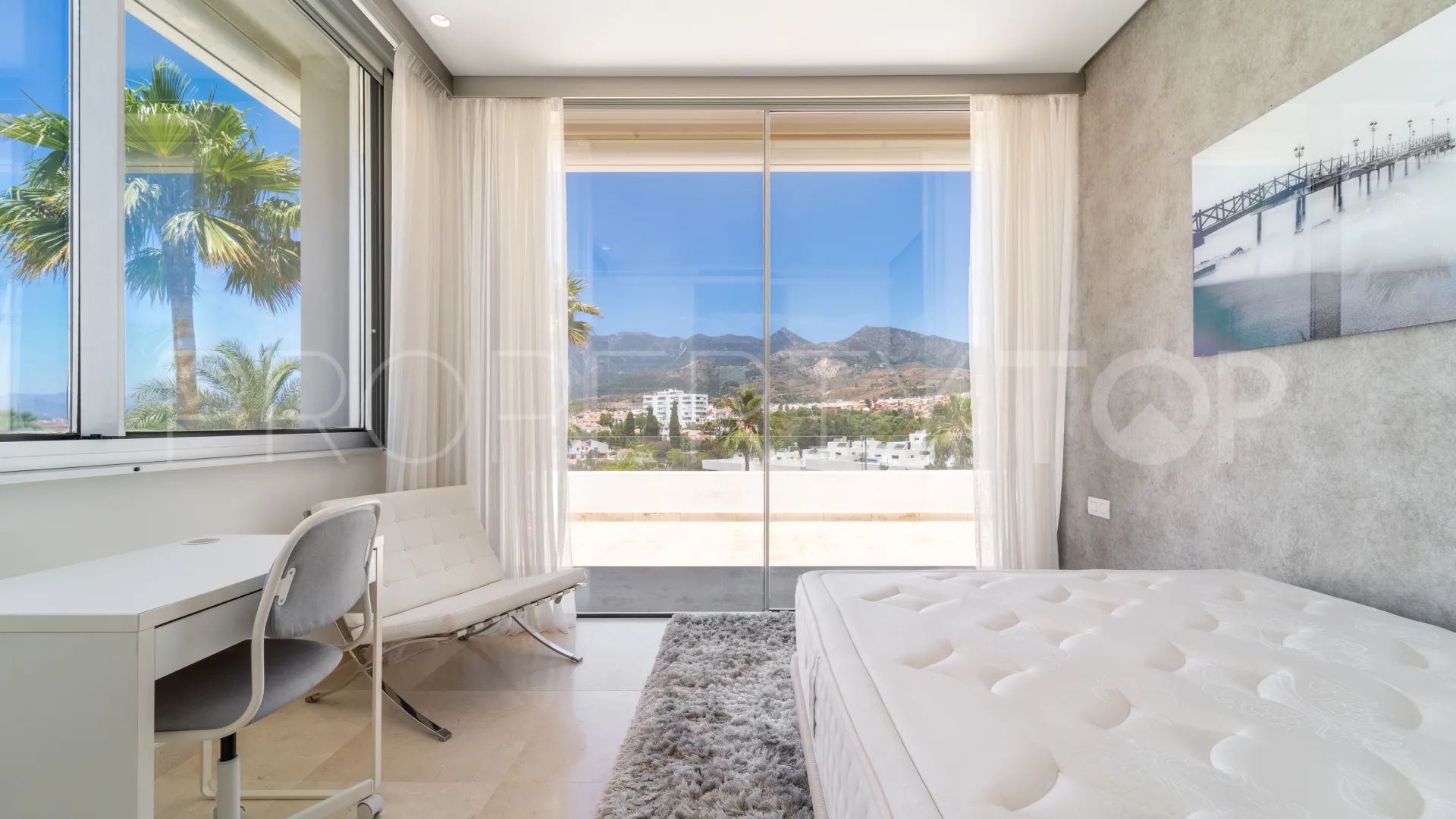 Villa en venta de 3 dormitorios en La Finca de Marbella