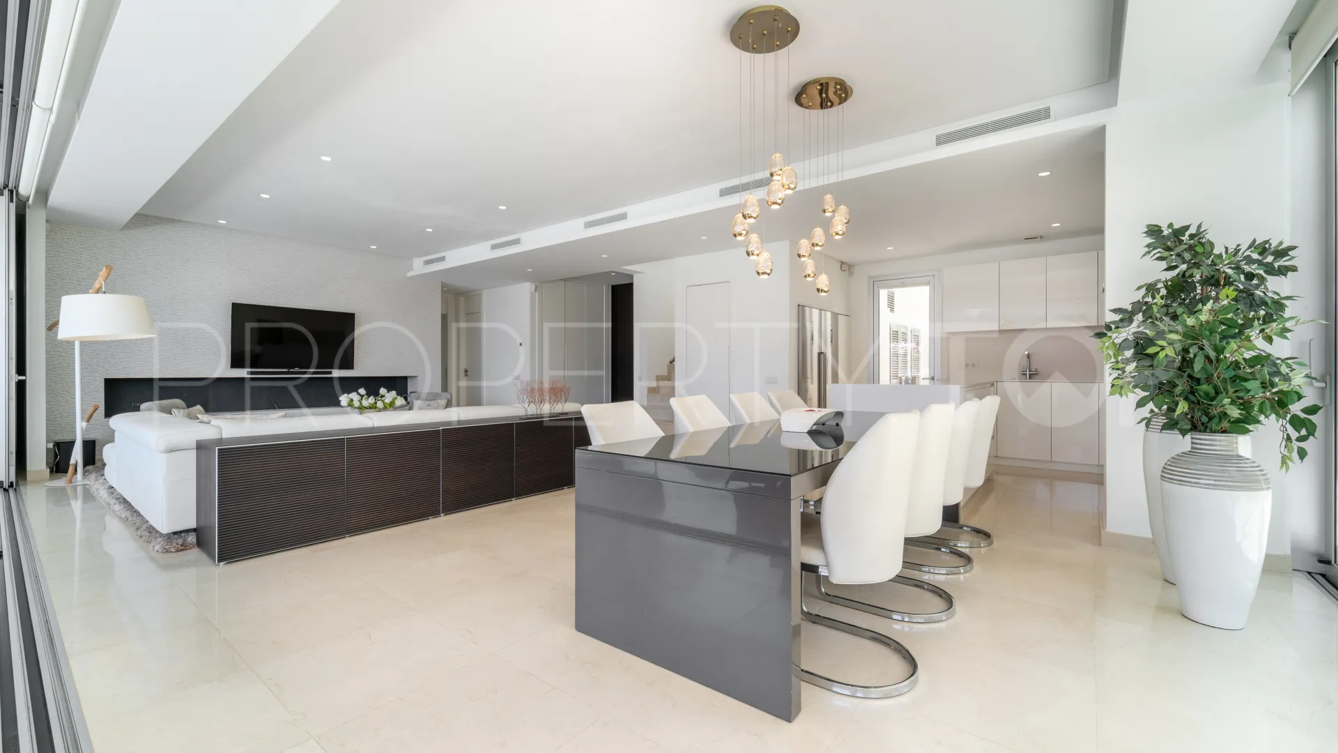 Villa en venta de 3 dormitorios en La Finca de Marbella
