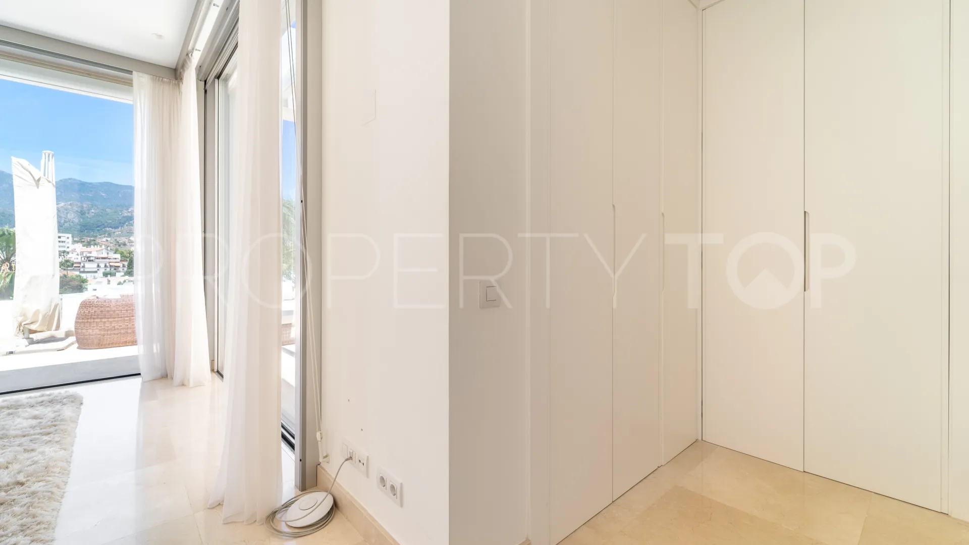 Villa en venta de 3 dormitorios en La Finca de Marbella