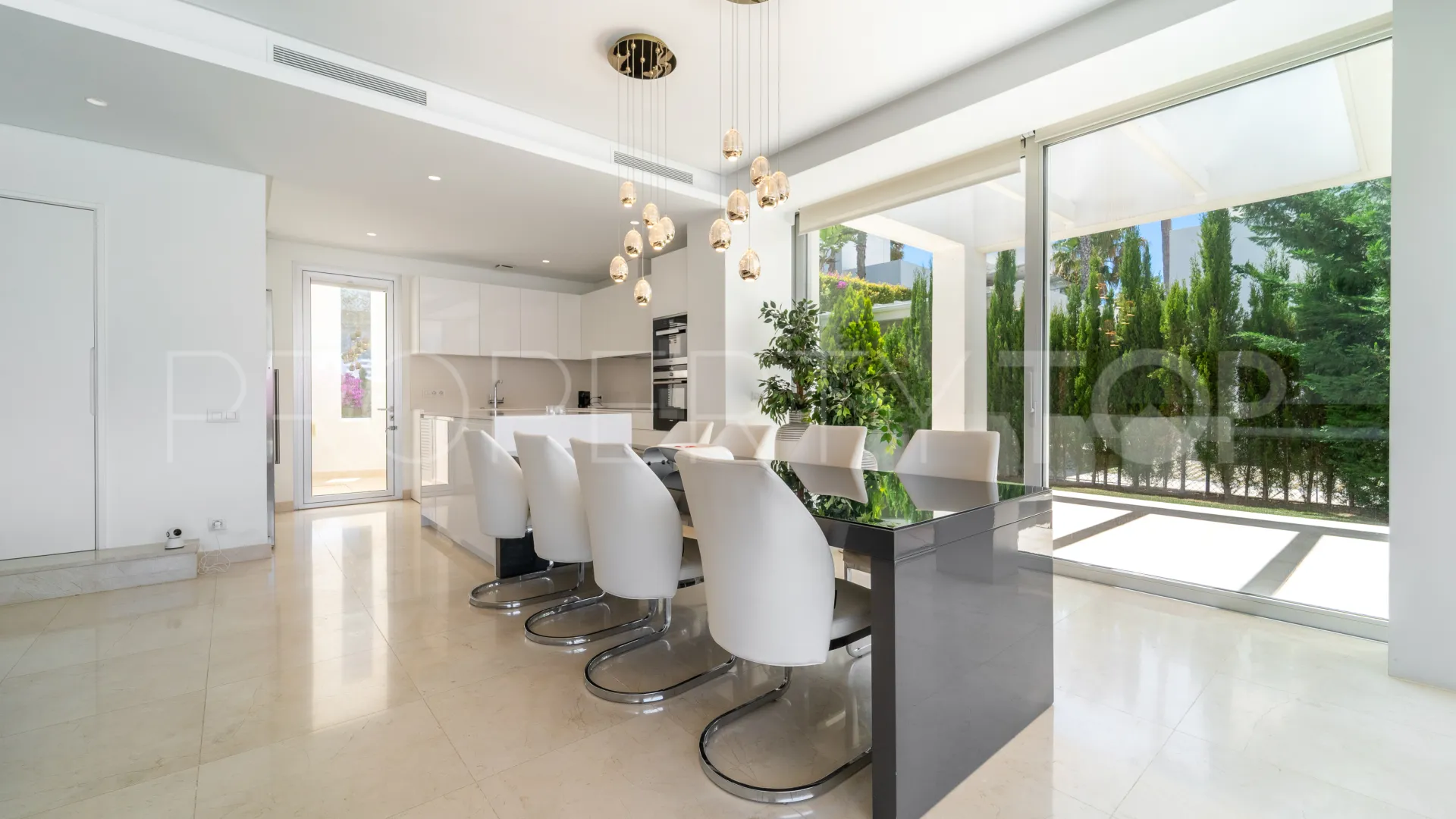 Villa en venta de 3 dormitorios en La Finca de Marbella