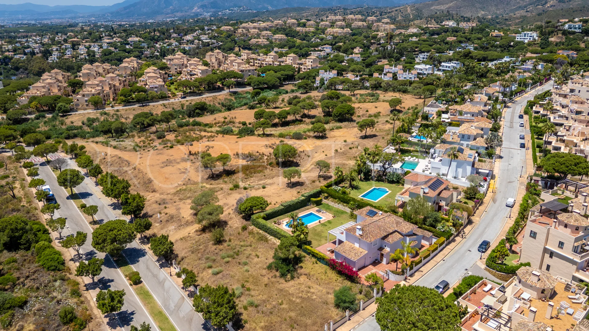 Plot in Elviria for sale