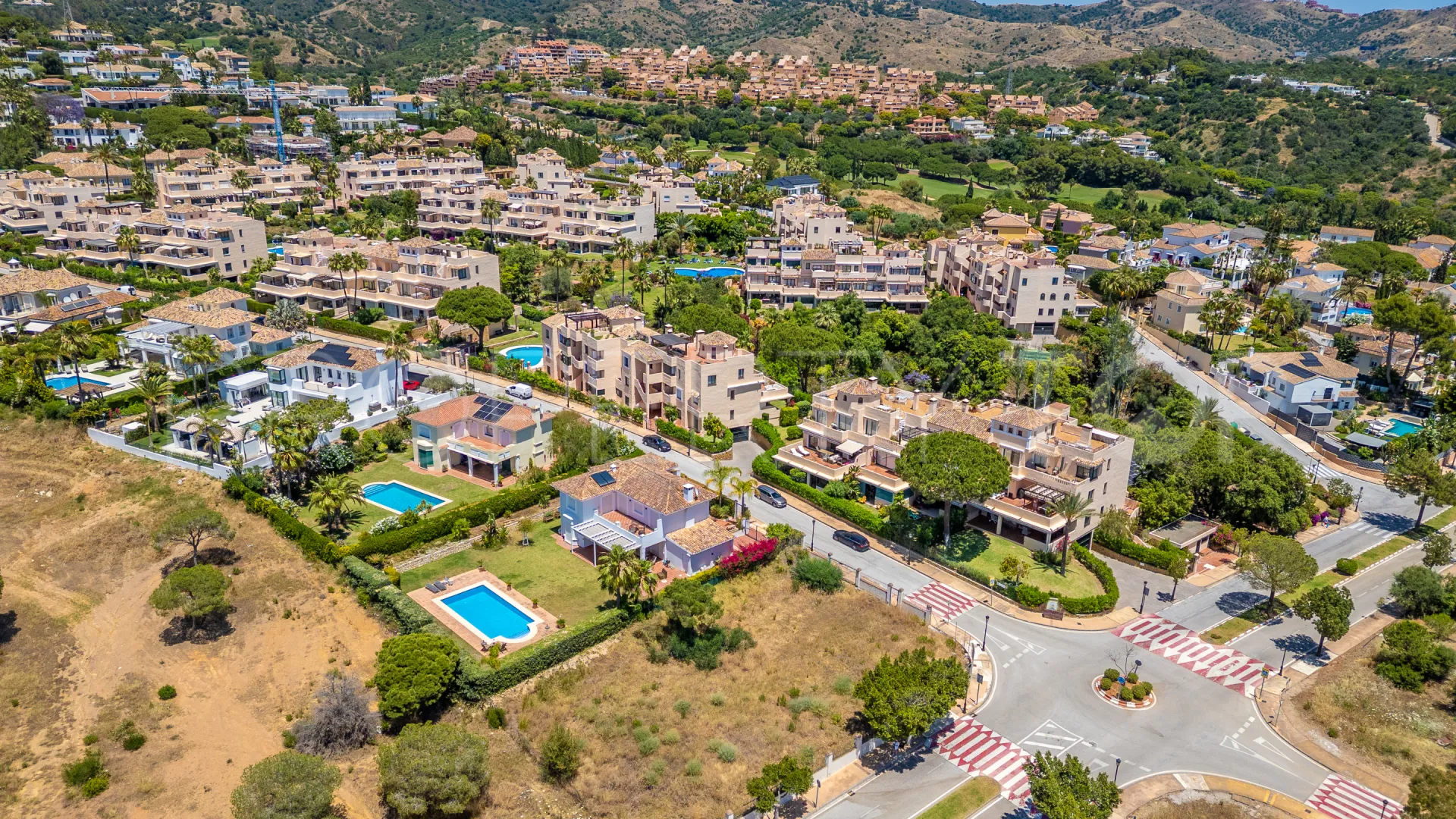 Plot in Elviria for sale