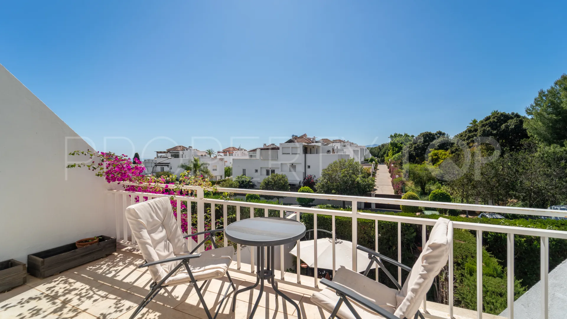 For sale town house with 3 bedrooms in Arroyo de las Piedras