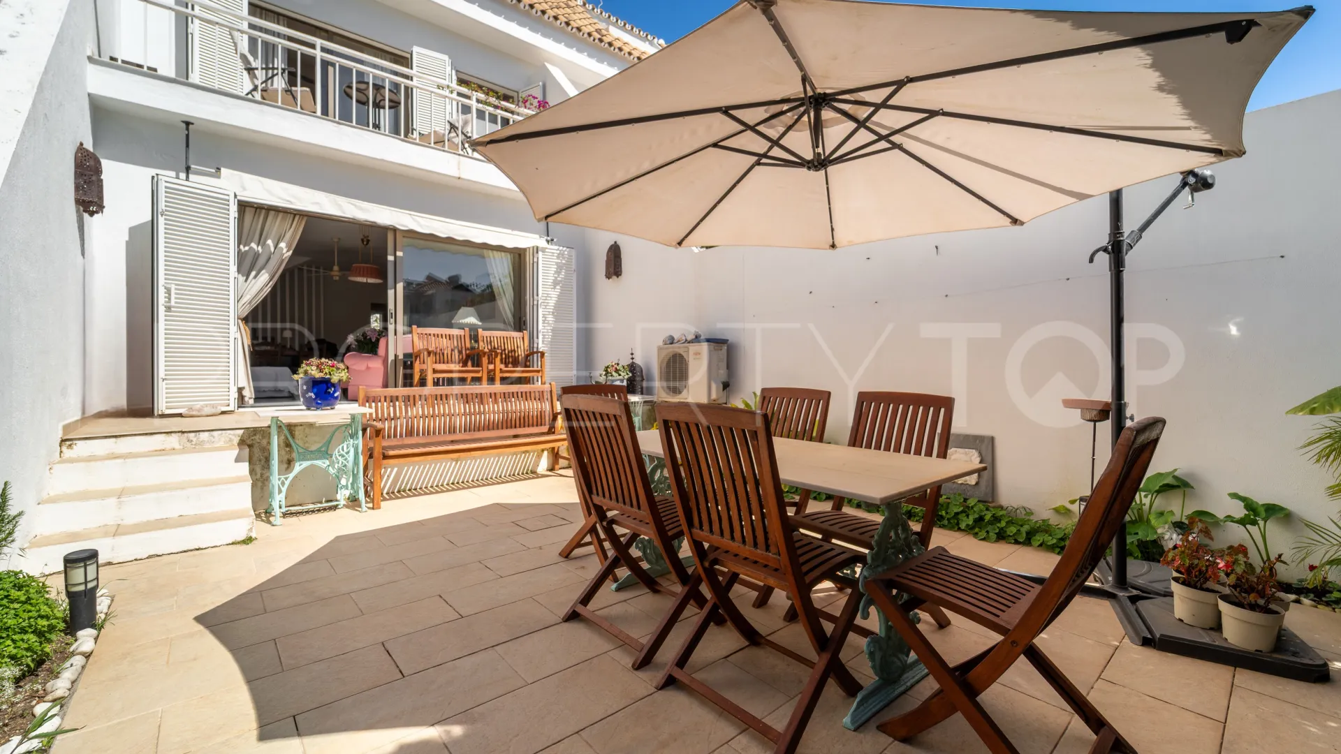 For sale town house with 3 bedrooms in Arroyo de las Piedras