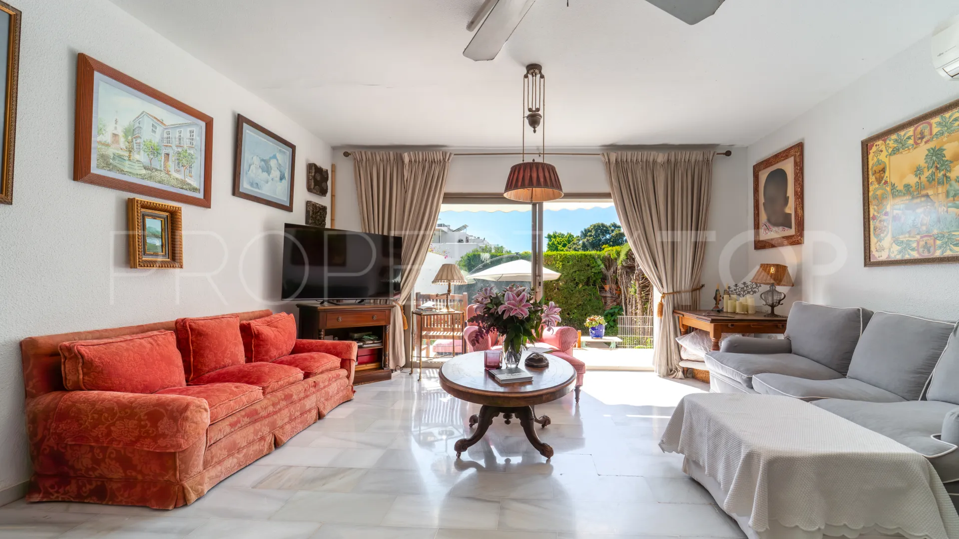 For sale town house with 3 bedrooms in Arroyo de las Piedras