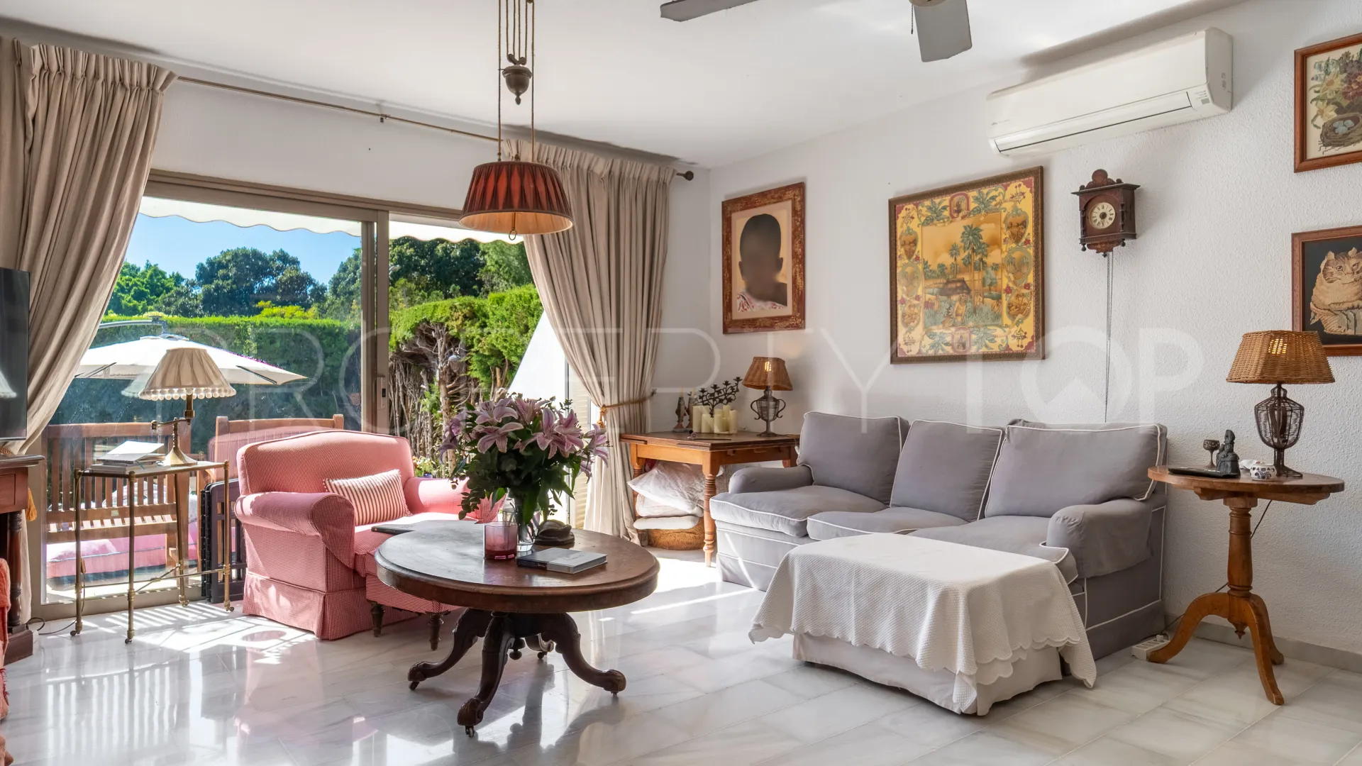 For sale town house with 3 bedrooms in Arroyo de las Piedras