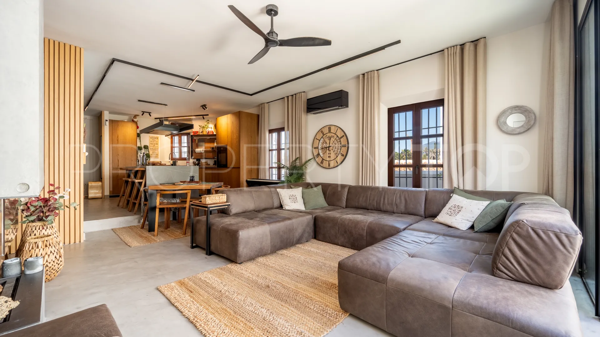 Town house for sale in Lomas Pueblo