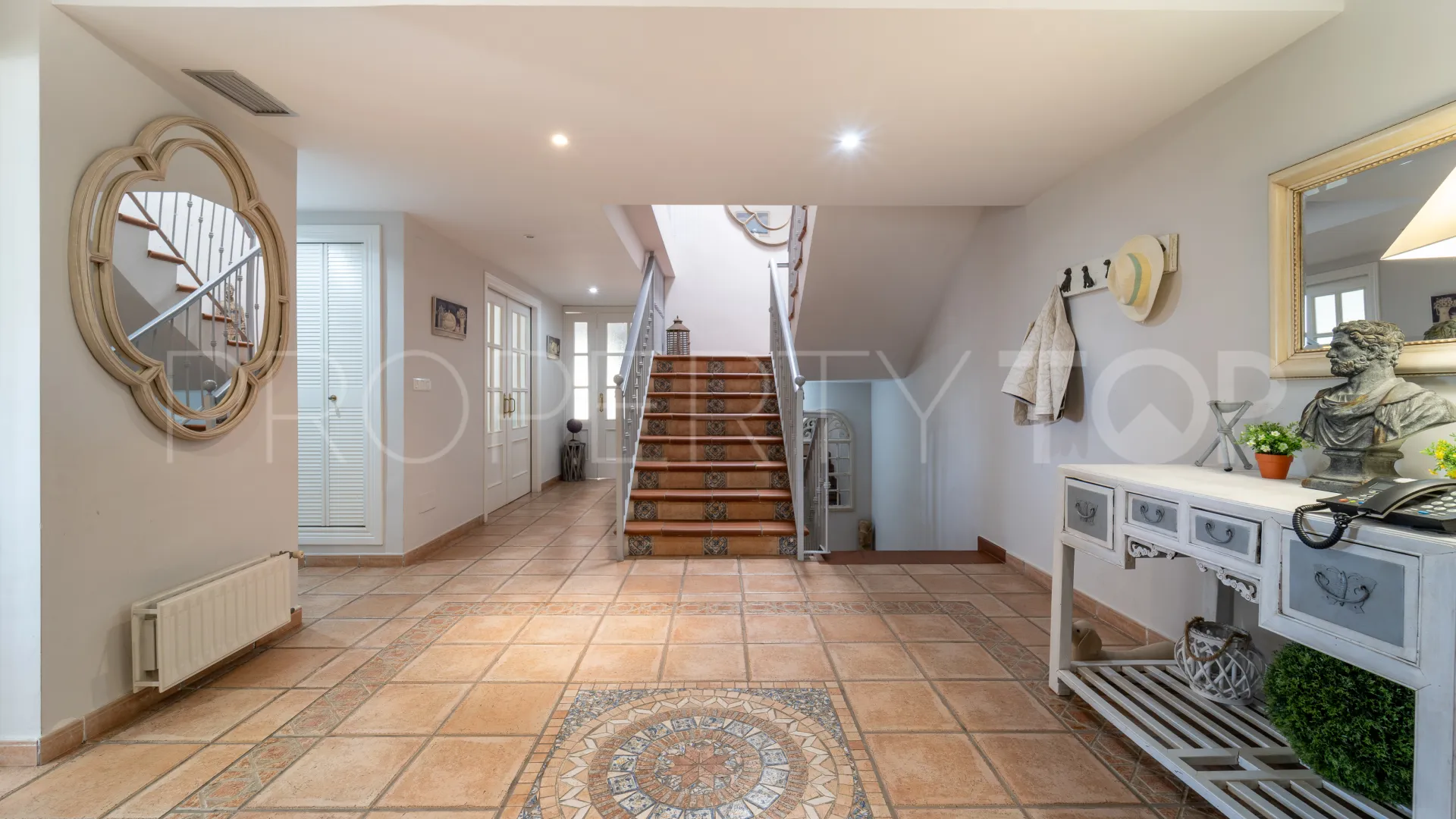 5 bedrooms semi detached house in Guadalmina Alta for sale