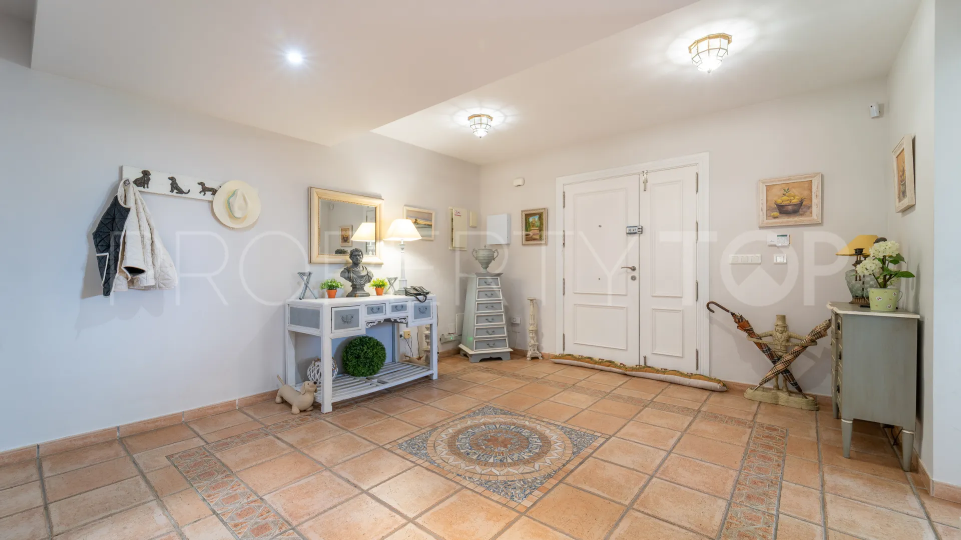 5 bedrooms semi detached house in Guadalmina Alta for sale