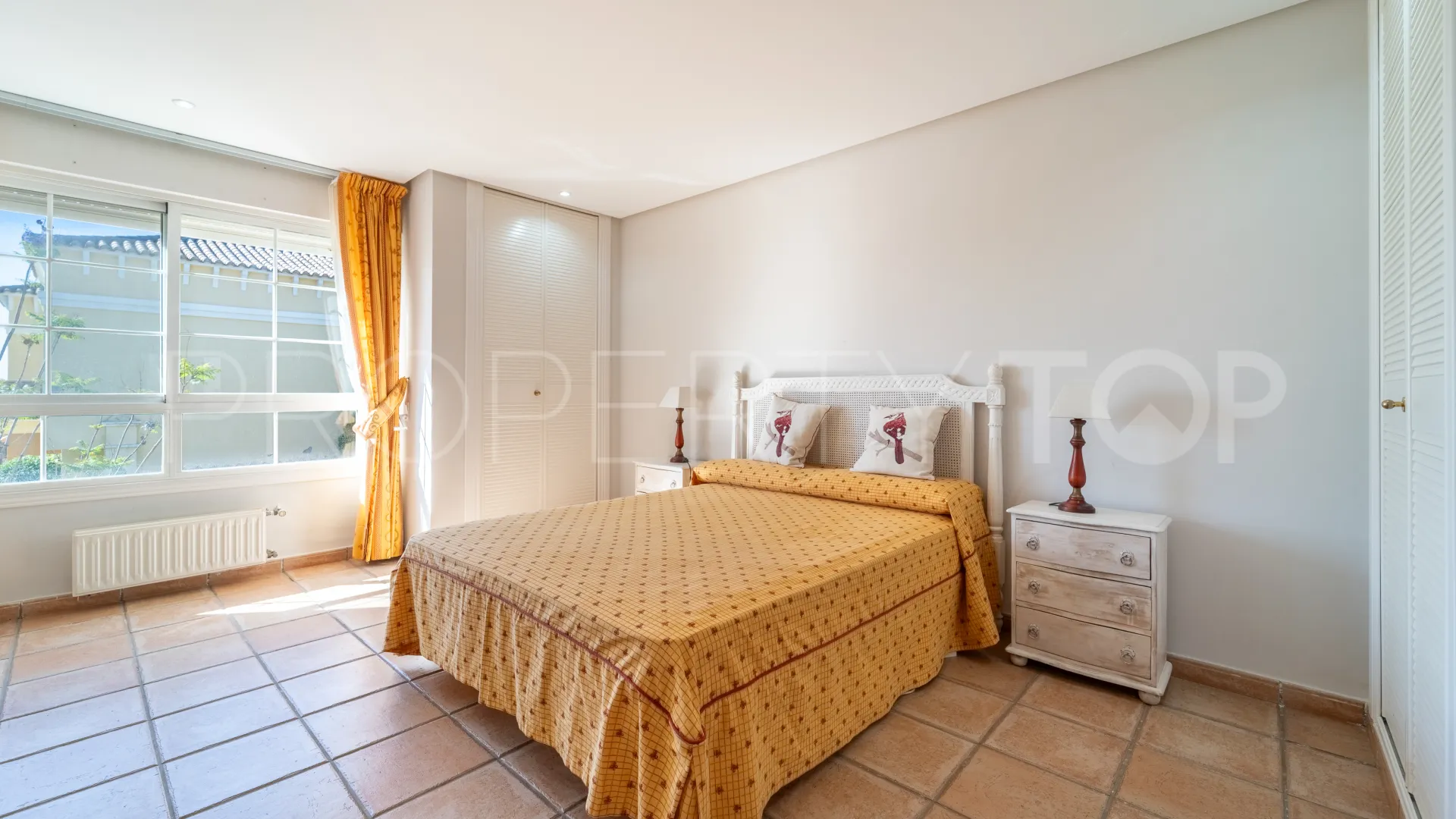 5 bedrooms semi detached house in Guadalmina Alta for sale