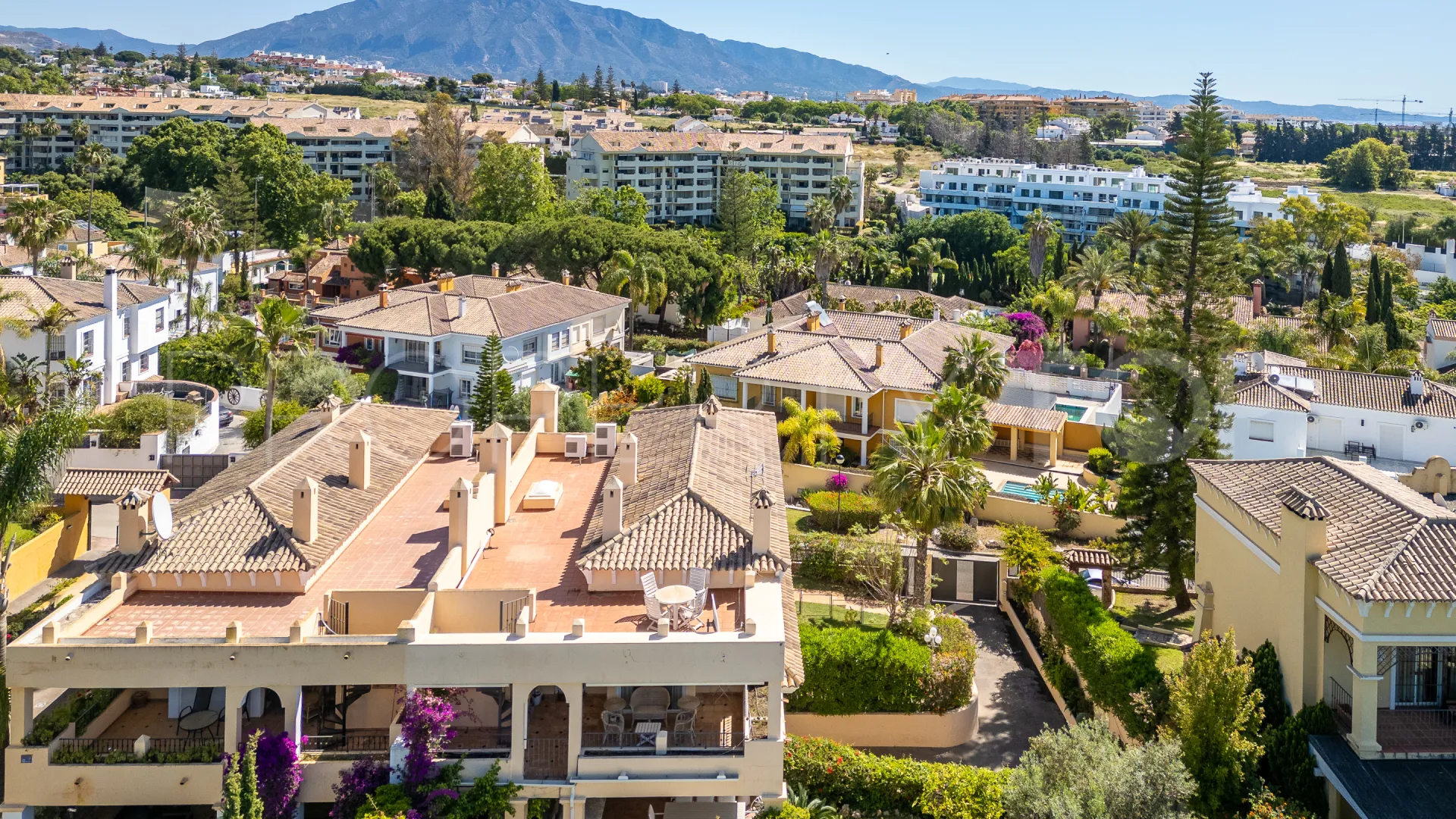 5 bedrooms semi detached house in Guadalmina Alta for sale