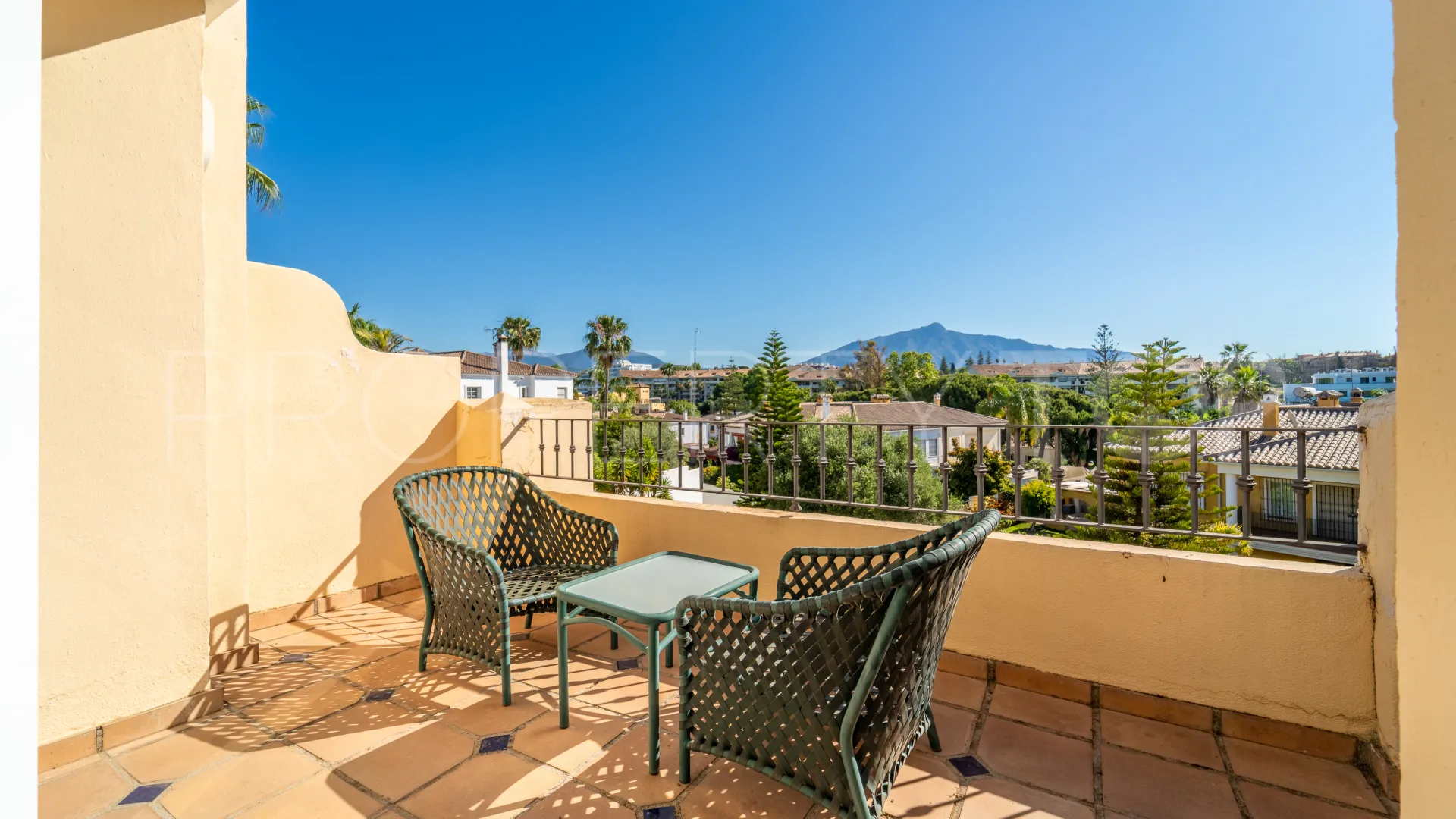 5 bedrooms semi detached house in Guadalmina Alta for sale