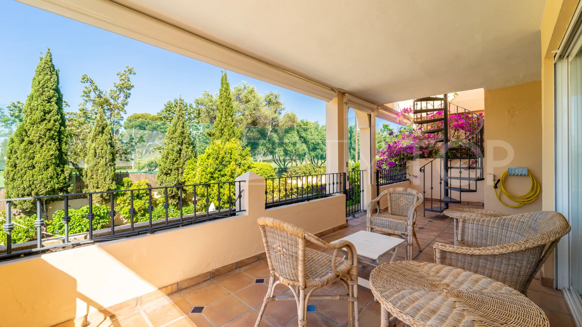 5 bedrooms semi detached house in Guadalmina Alta for sale