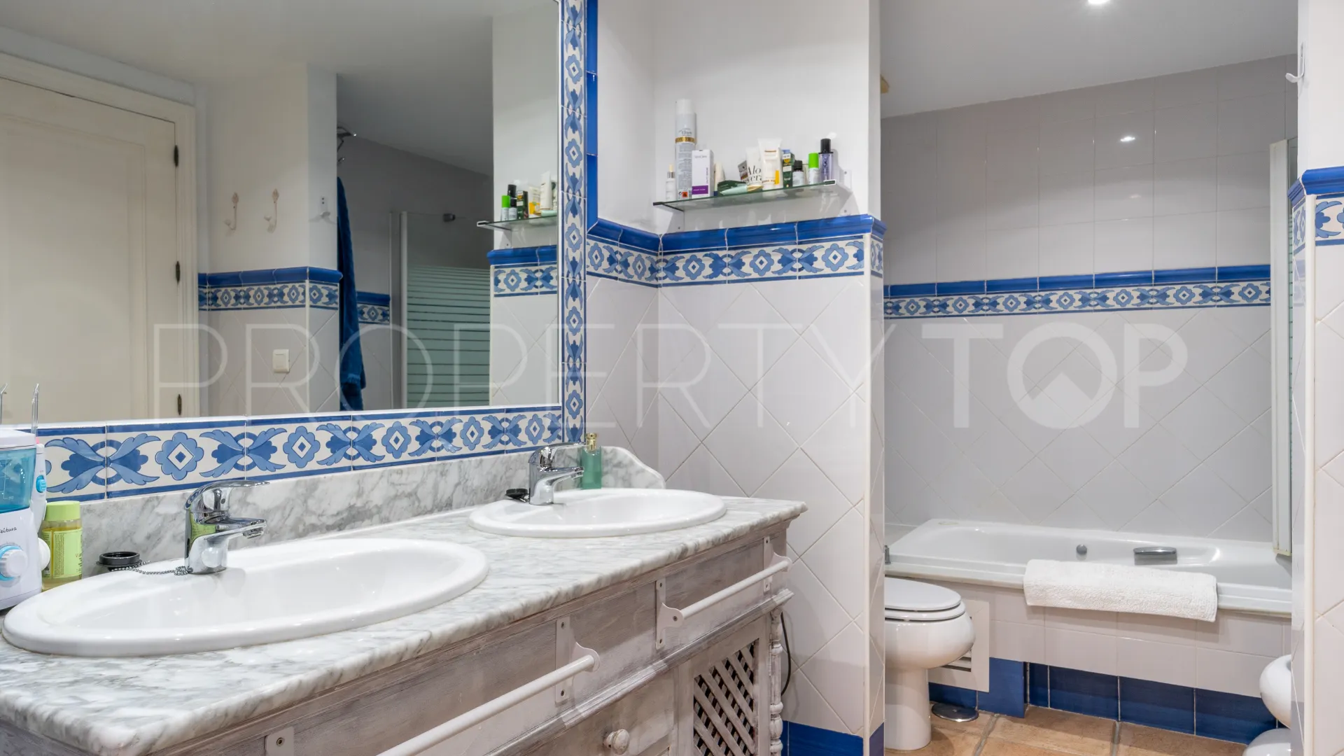 5 bedrooms semi detached house in Guadalmina Alta for sale