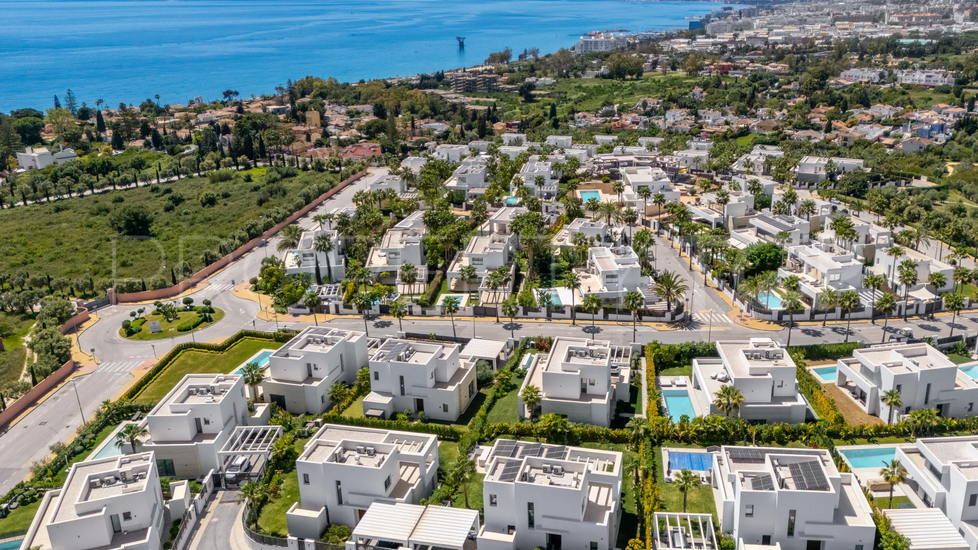 Se vende villa de 5 dormitorios en La Finca de Marbella