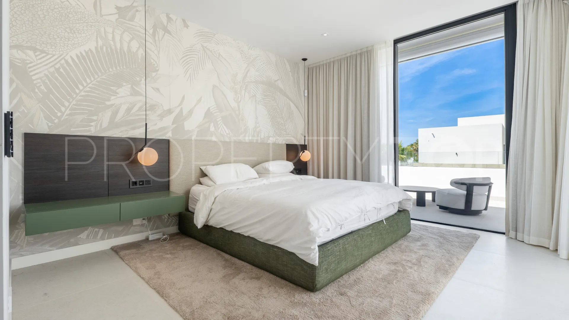 Se vende villa de 5 dormitorios en La Finca de Marbella
