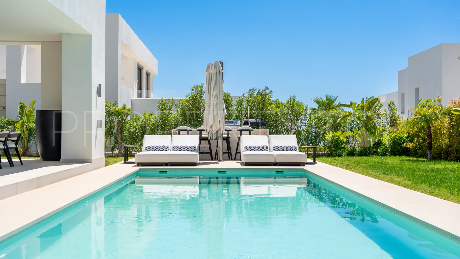 Se vende villa de 5 dormitorios en La Finca de Marbella