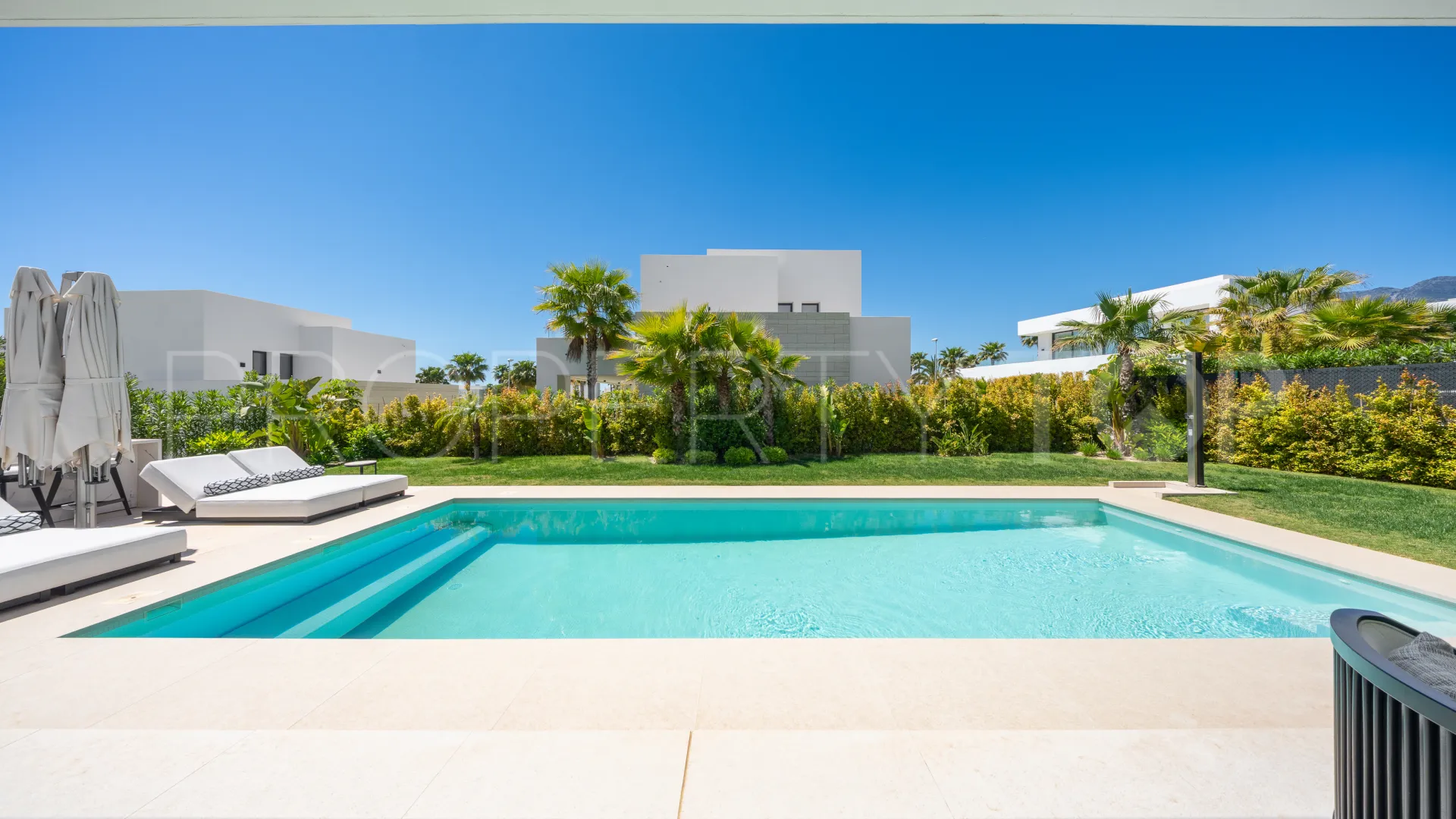 Se vende villa de 5 dormitorios en La Finca de Marbella