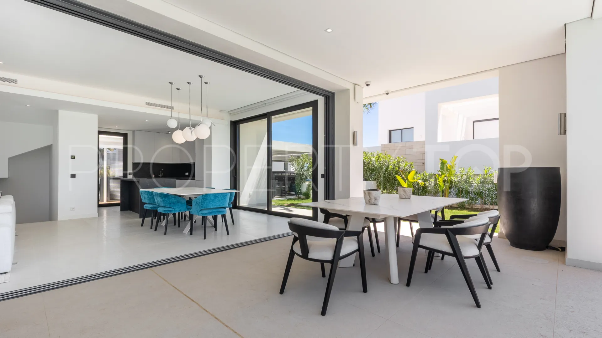 Se vende villa de 5 dormitorios en La Finca de Marbella