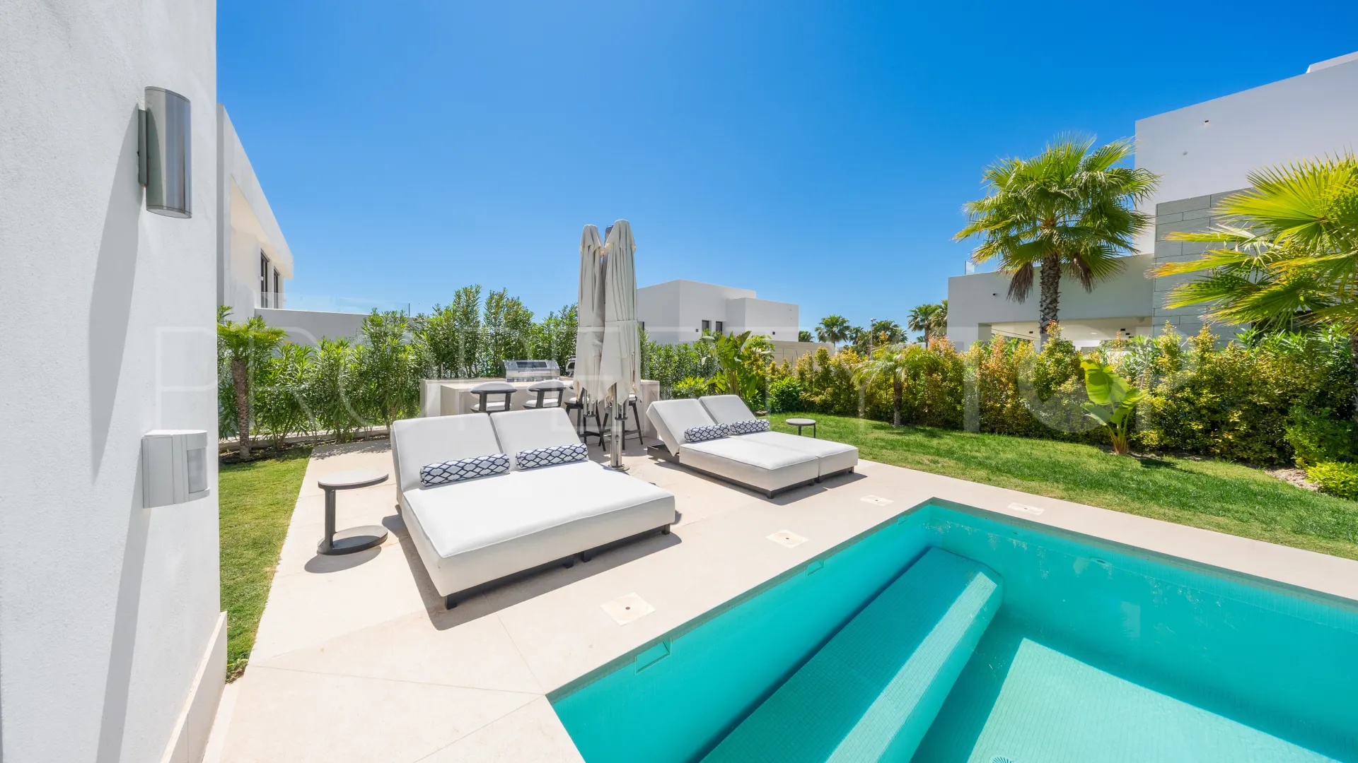 Se vende villa de 5 dormitorios en La Finca de Marbella