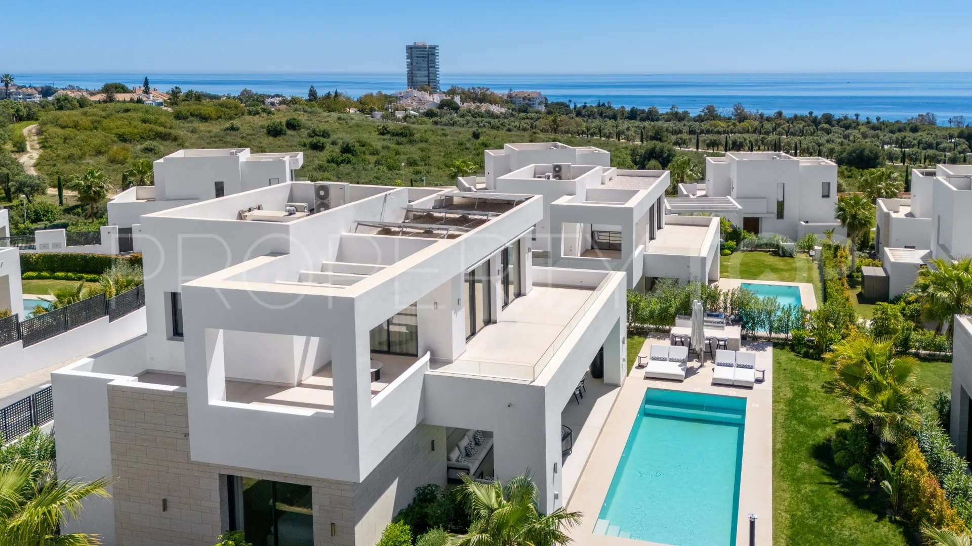 Se vende villa de 5 dormitorios en La Finca de Marbella