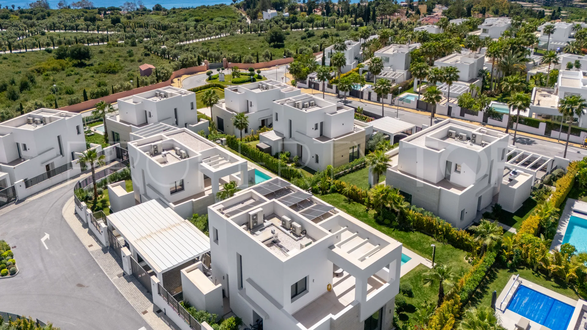 Se vende villa de 5 dormitorios en La Finca de Marbella