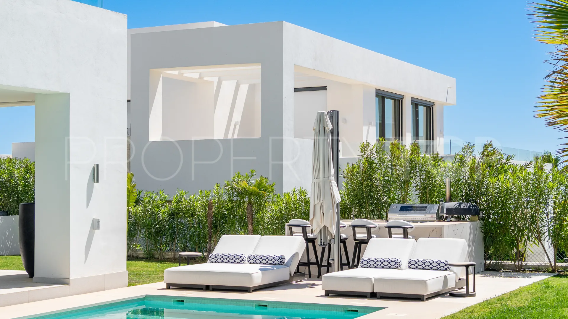 Se vende villa de 5 dormitorios en La Finca de Marbella