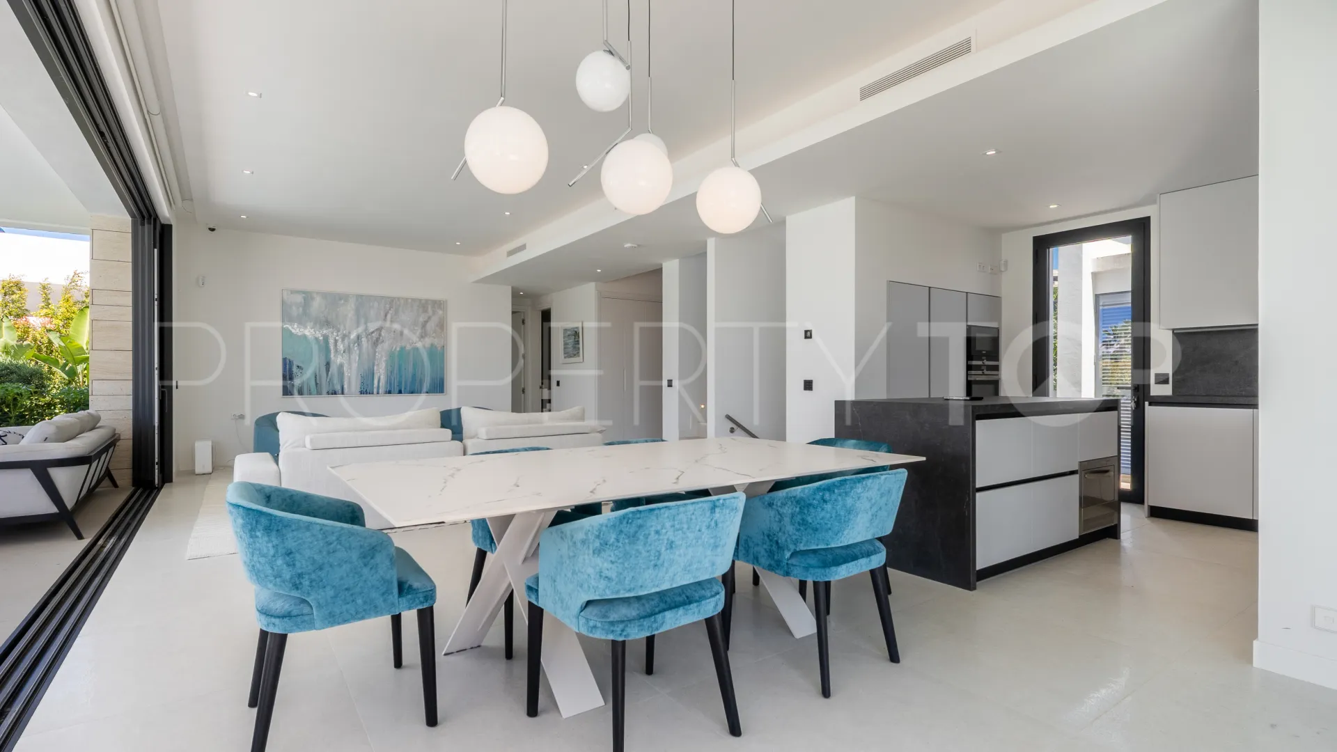 Se vende villa de 5 dormitorios en La Finca de Marbella