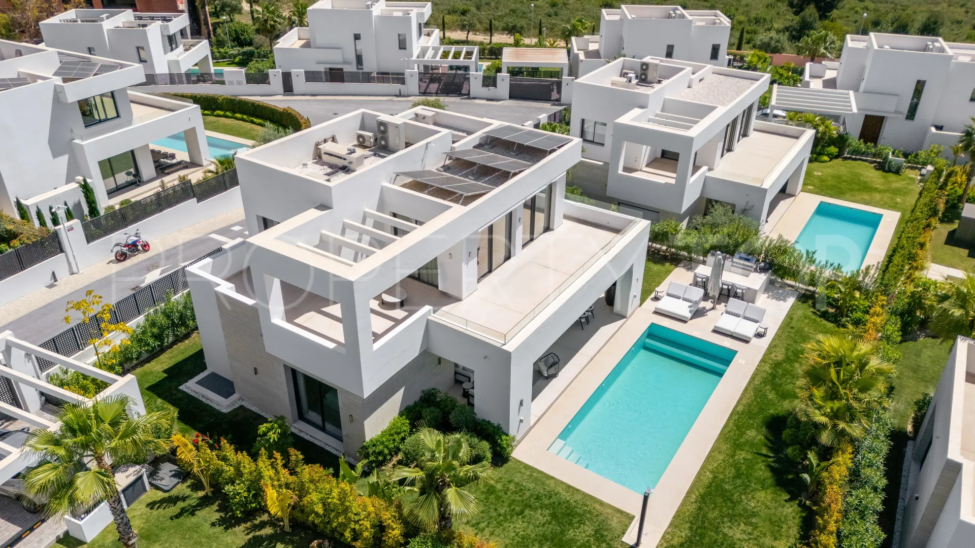 Se vende villa de 5 dormitorios en La Finca de Marbella