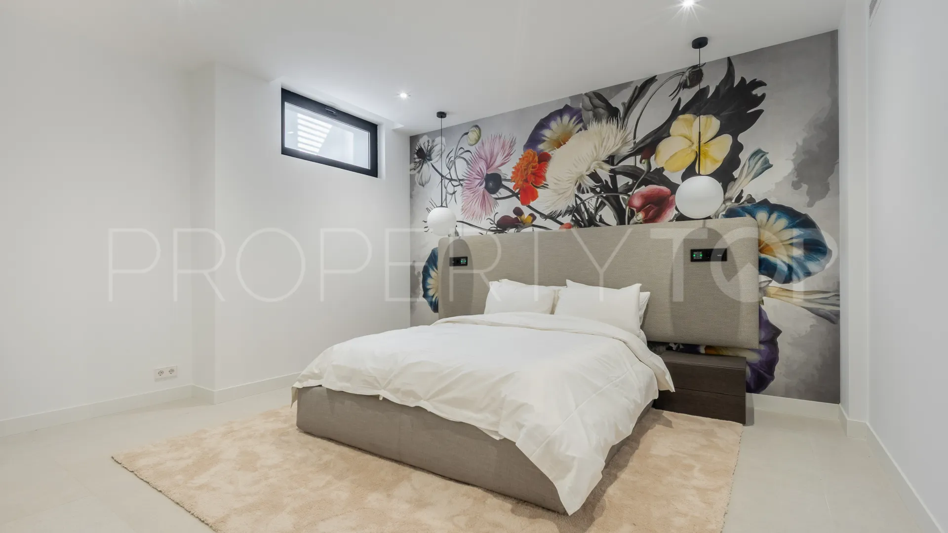 Se vende villa de 5 dormitorios en La Finca de Marbella