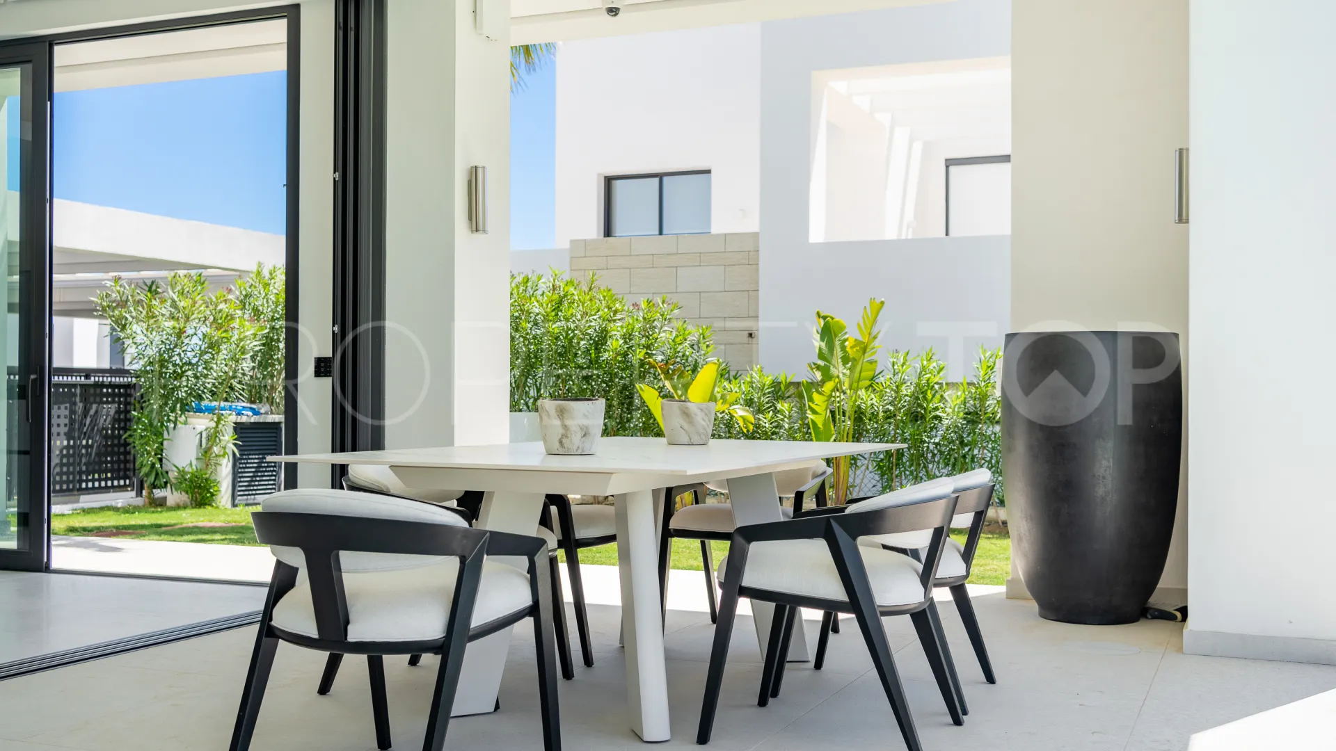 Se vende villa de 5 dormitorios en La Finca de Marbella