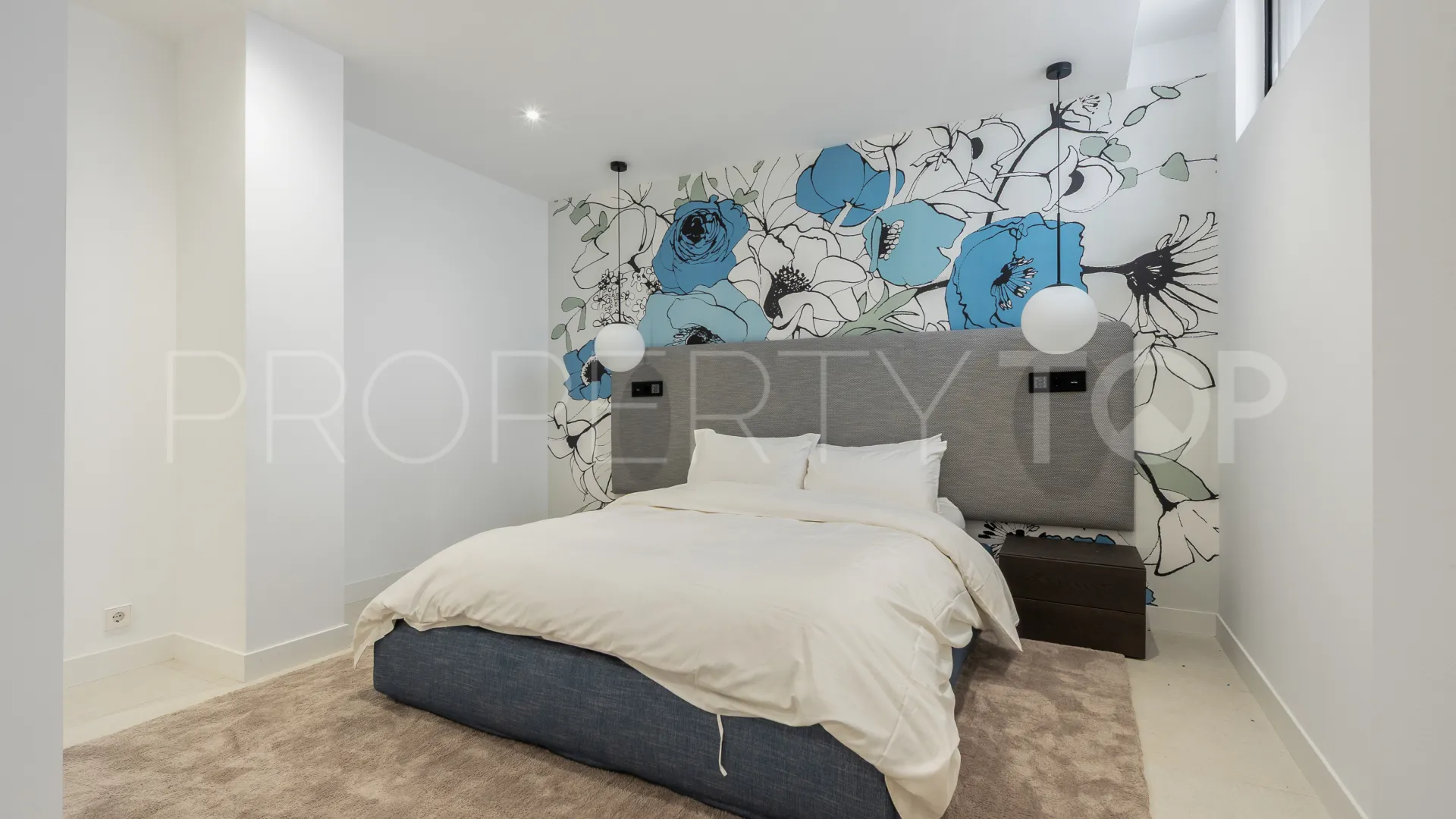 Se vende villa de 5 dormitorios en La Finca de Marbella