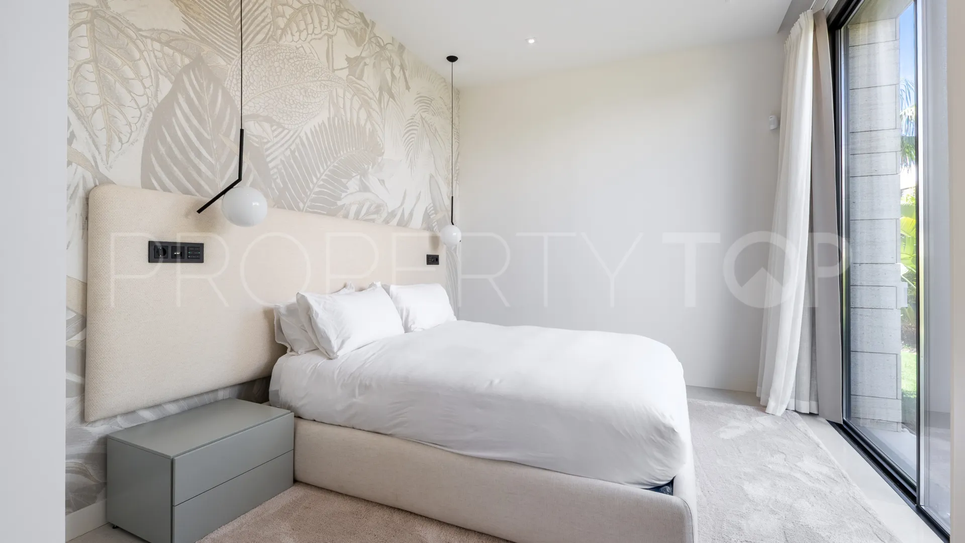 Se vende villa de 5 dormitorios en La Finca de Marbella