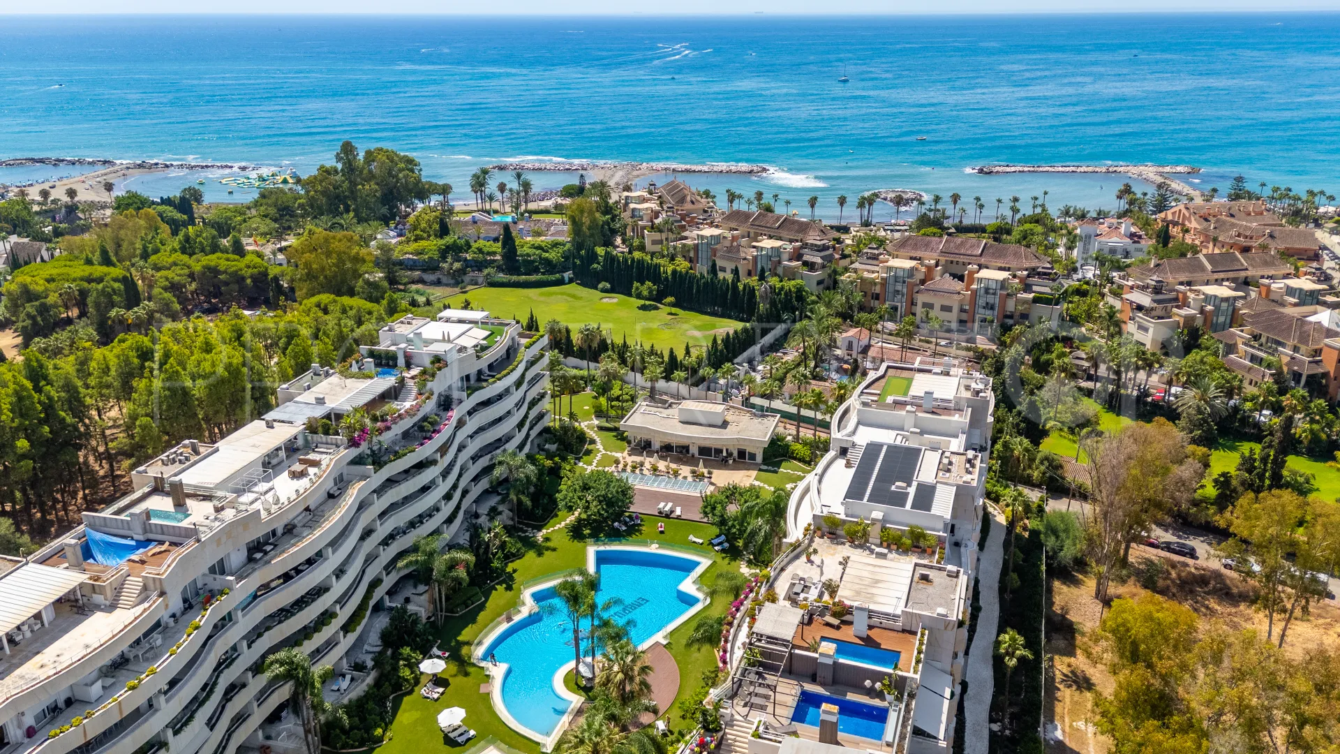 El Embrujo Banús, apartamento planta baja en venta de 3 dormitorios