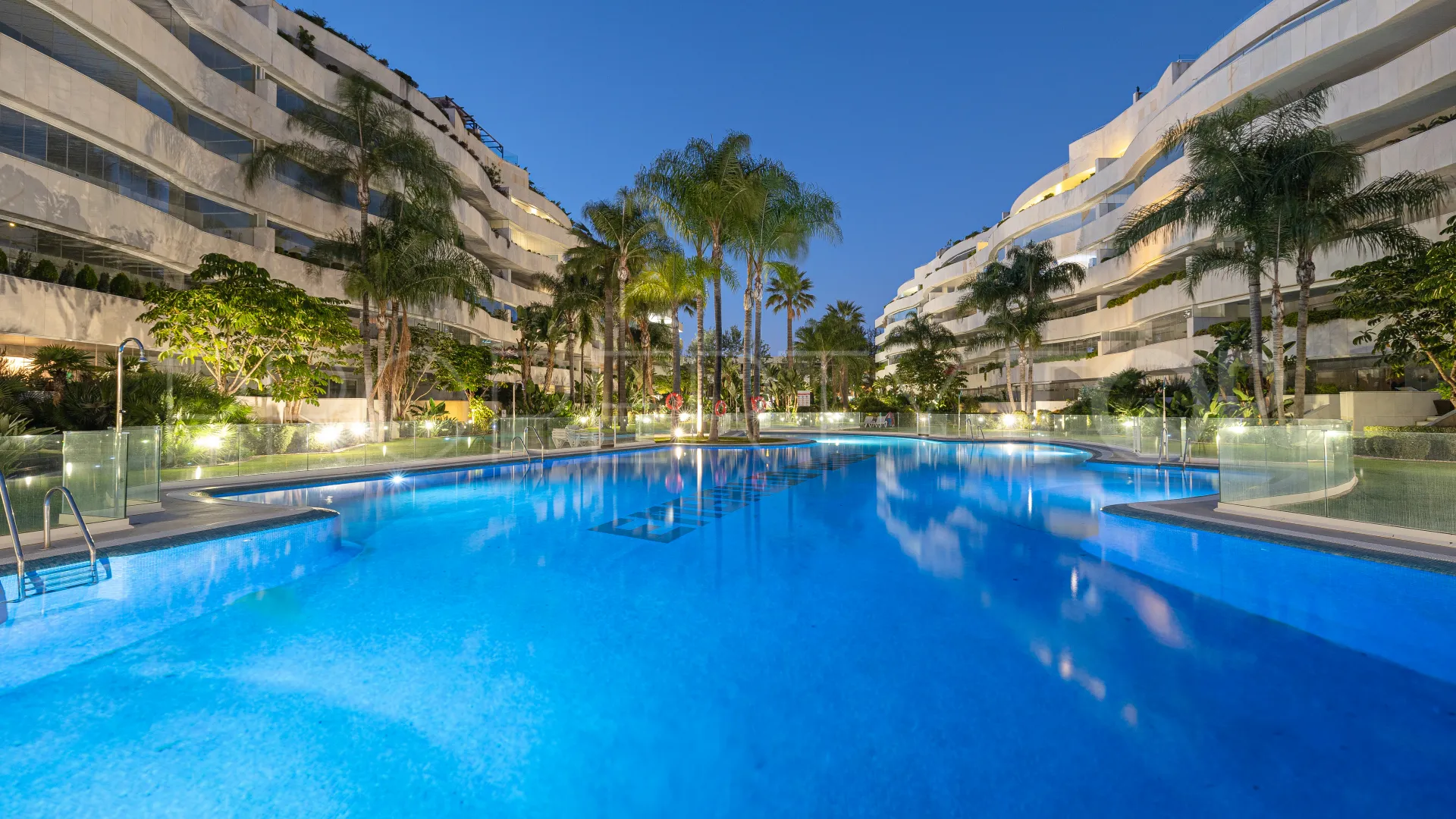 El Embrujo Banús, apartamento planta baja en venta de 3 dormitorios