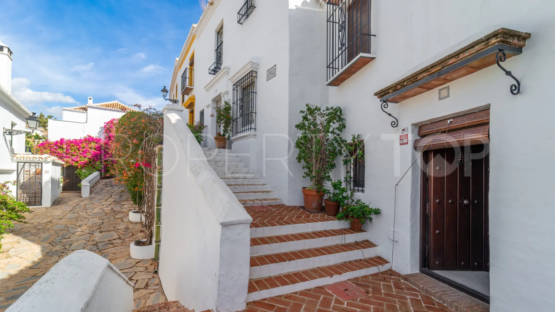 Buy 2 bedrooms town house in Lomas Pueblo