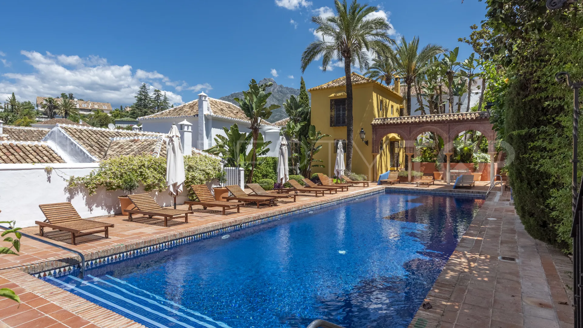 Buy 2 bedrooms town house in Lomas Pueblo
