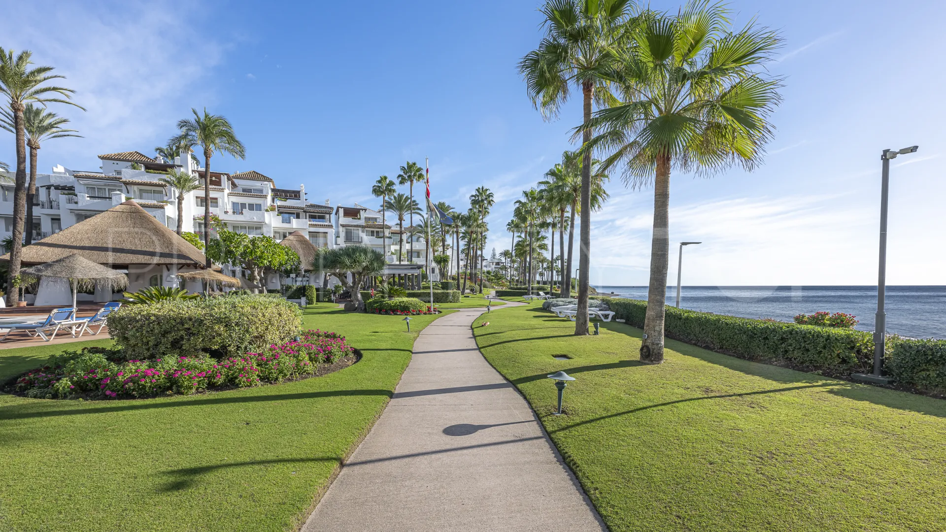 Ground floor apartment for sale in Alcazaba Beach