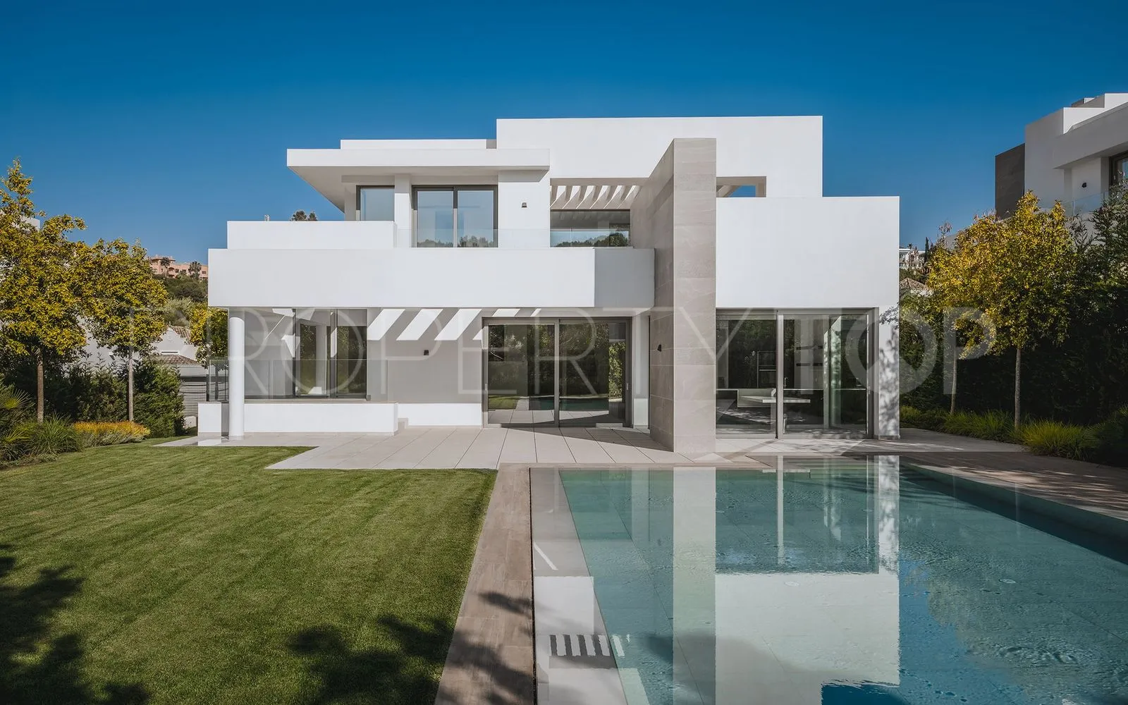 Villa con 5 dormitorios en venta en El Paraiso