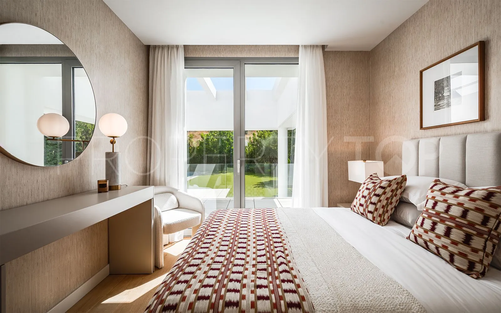 Villa con 5 dormitorios en venta en El Paraiso