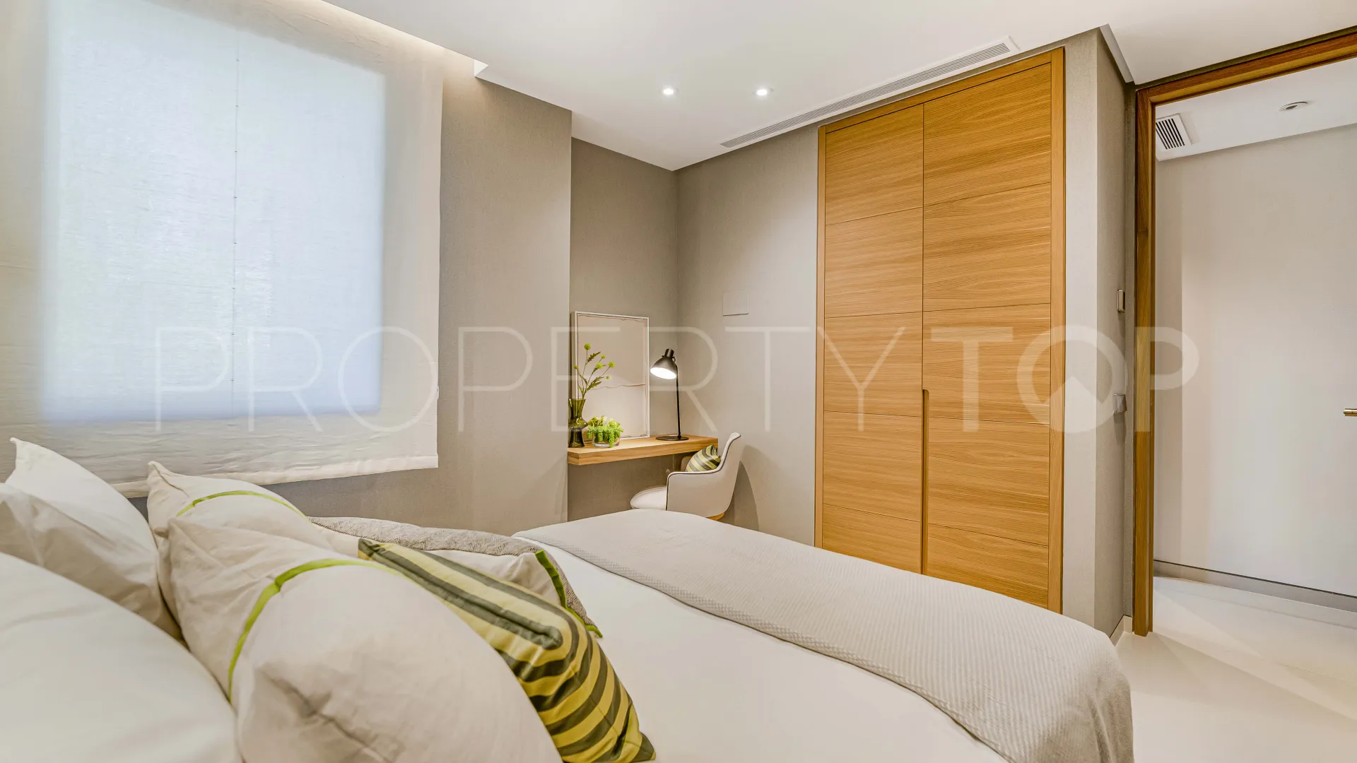 Apartamento con 4 dormitorios en venta en Gray D'Albion