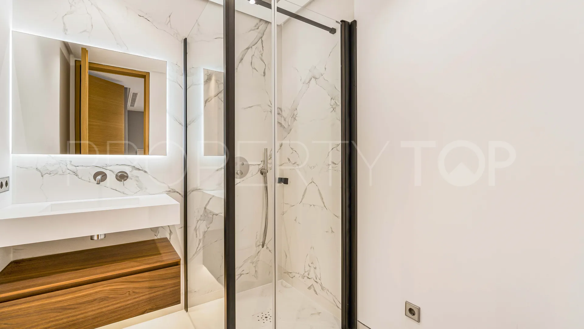 Apartamento con 4 dormitorios en venta en Gray D'Albion