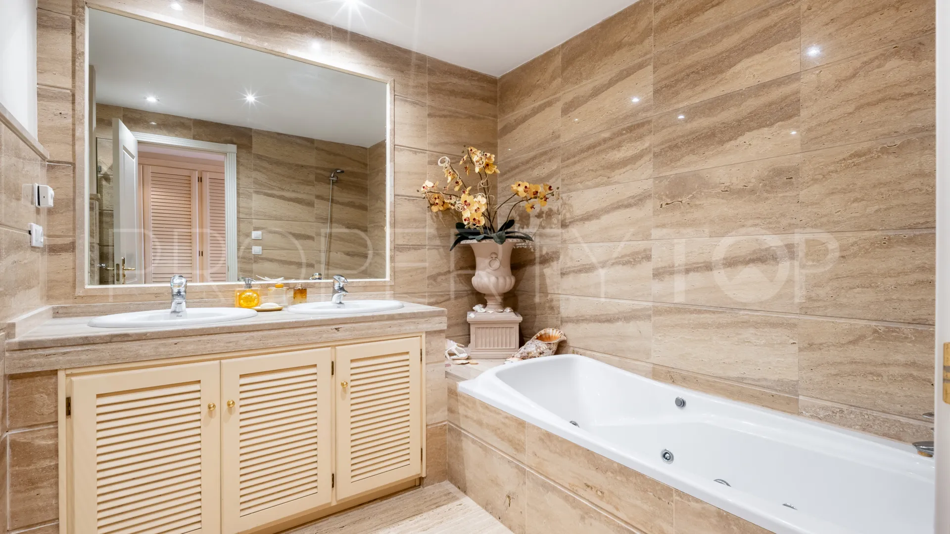 Albatross Hill apartment for sale