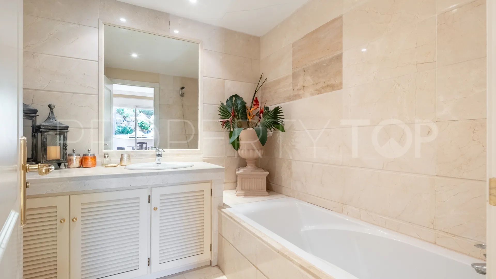 Albatross Hill apartment for sale